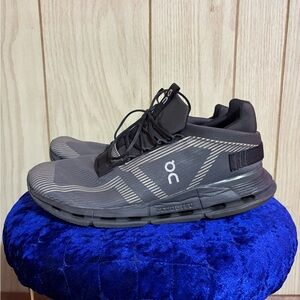On Men's Gray and Black Athletic Shoes